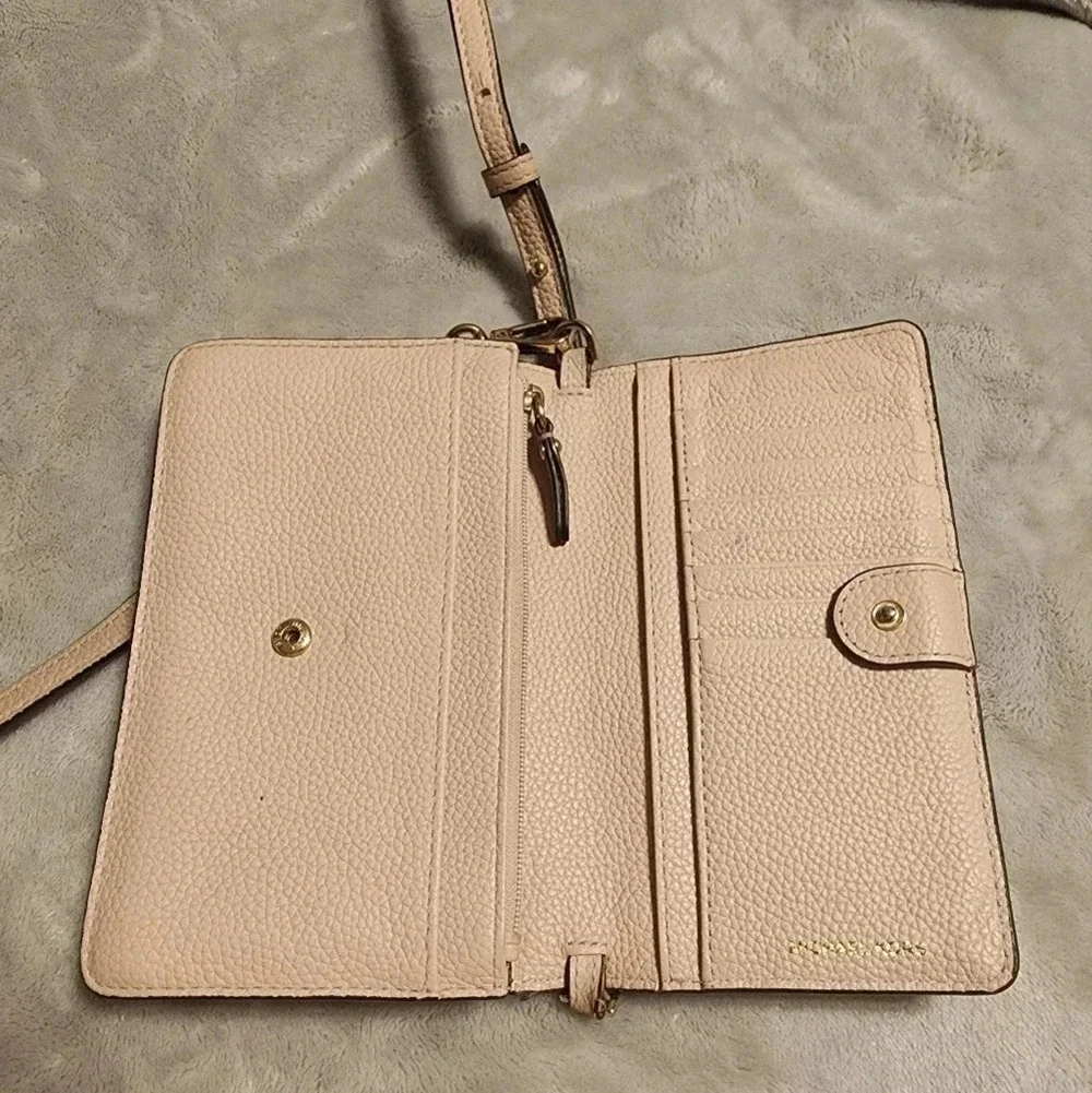 Michael Kors Soft Pink Leather Crossbody Purse